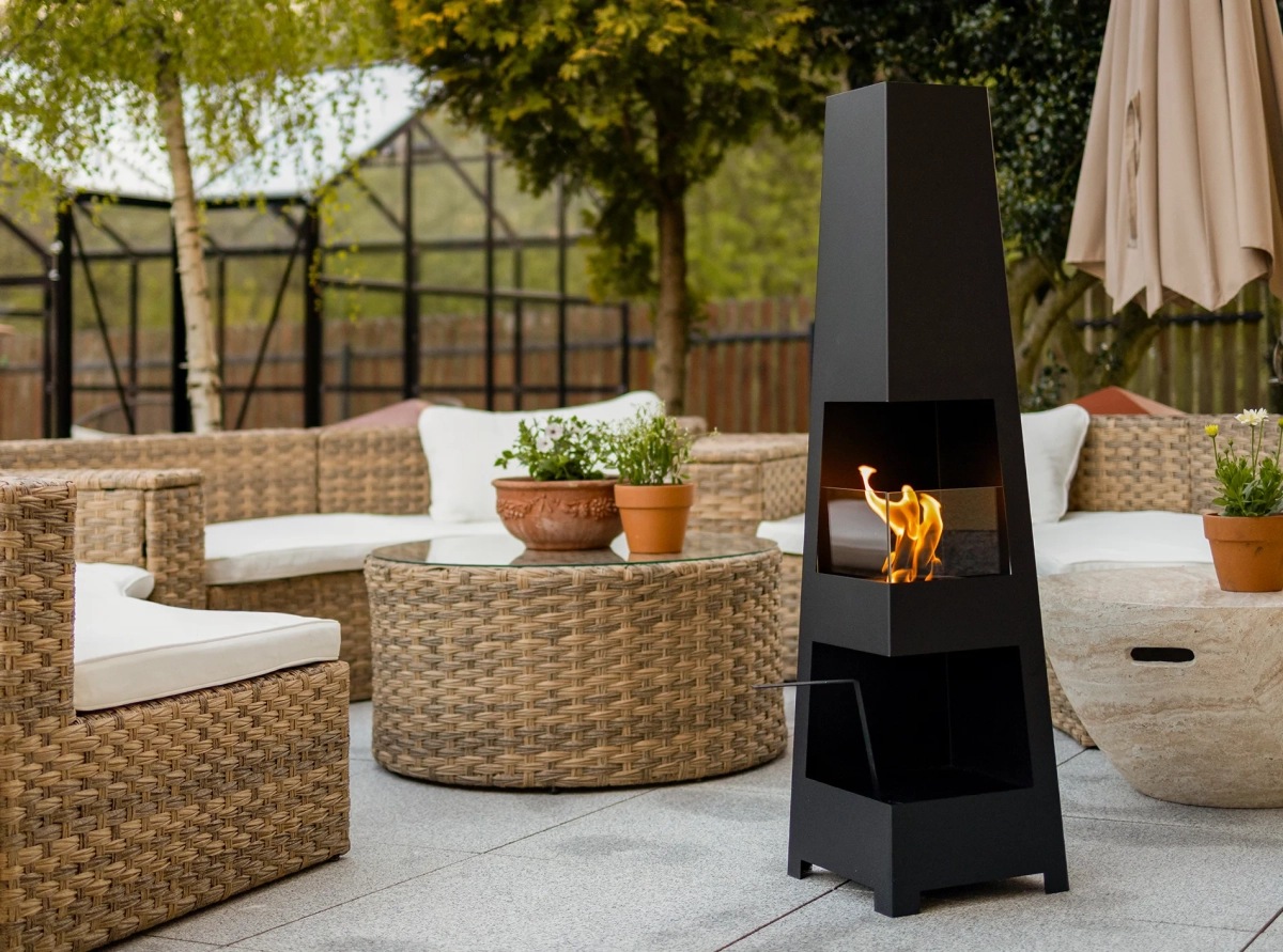 PYRAMID GARDEN bioethanol fireplace